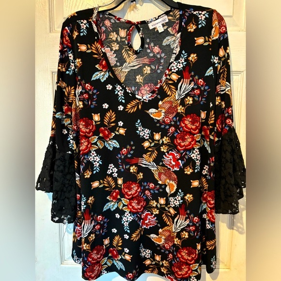 NWOT “Roommates” Knit Top With Bird And Floral Design On Black - Picture 1 of 5